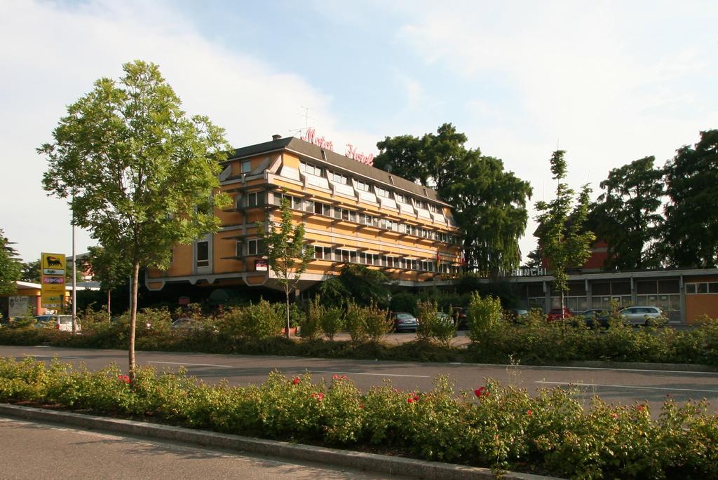 Ai Ronchi Motor Hotel Brescia Exterior photo