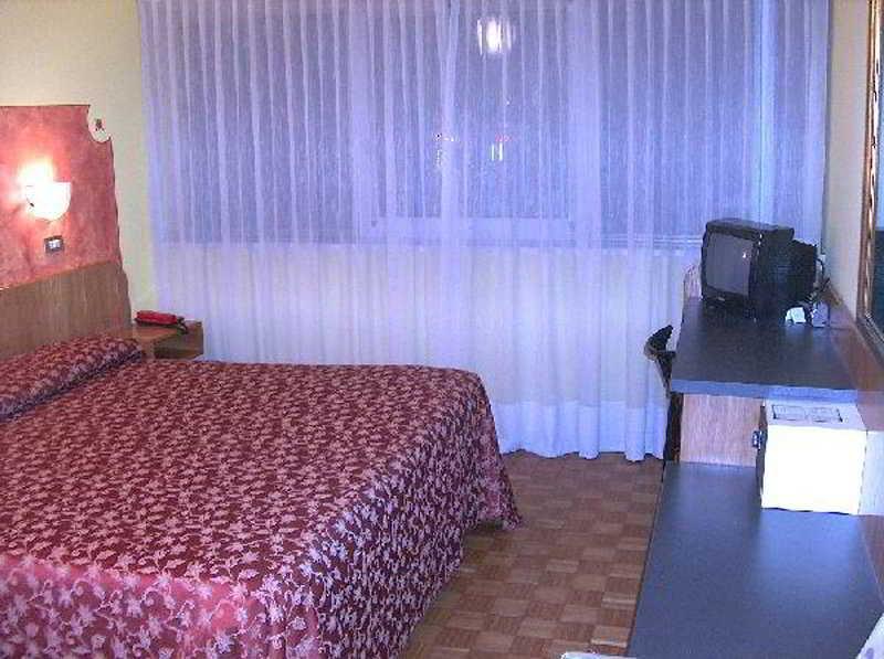 Ai Ronchi Motor Hotel Brescia Room photo