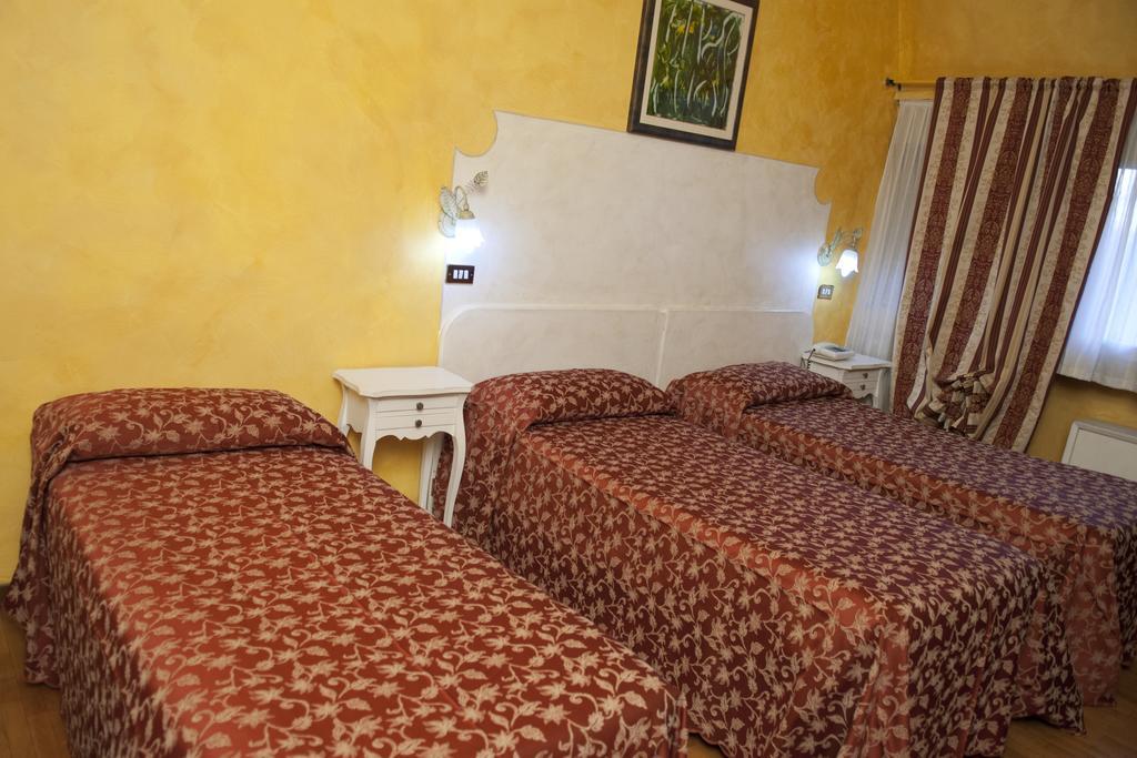 Ai Ronchi Motor Hotel Brescia Exterior photo