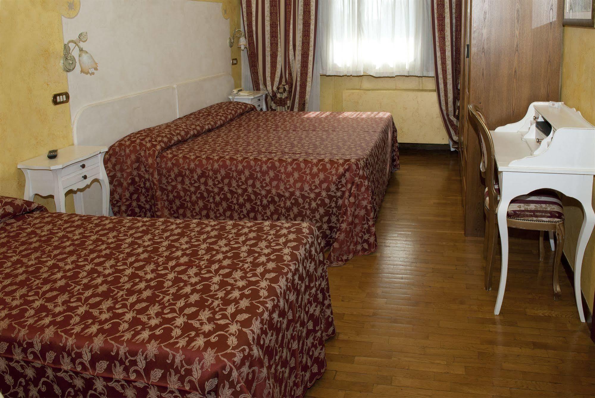Ai Ronchi Motor Hotel Brescia Exterior photo